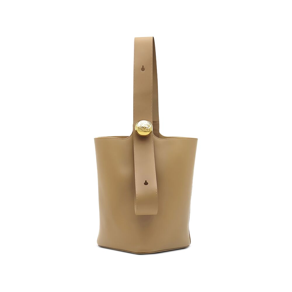 Pre-Loved LOEWE Medium Smooth Calfskin Pebble Bucket Bag